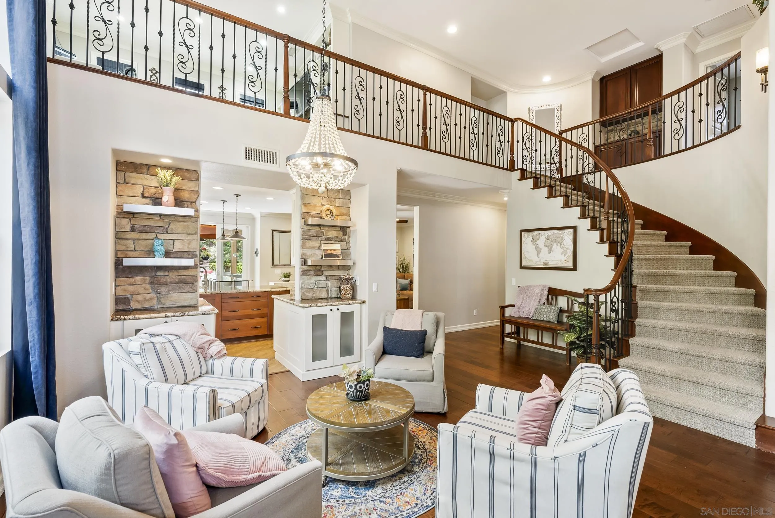 585 Lone Oak