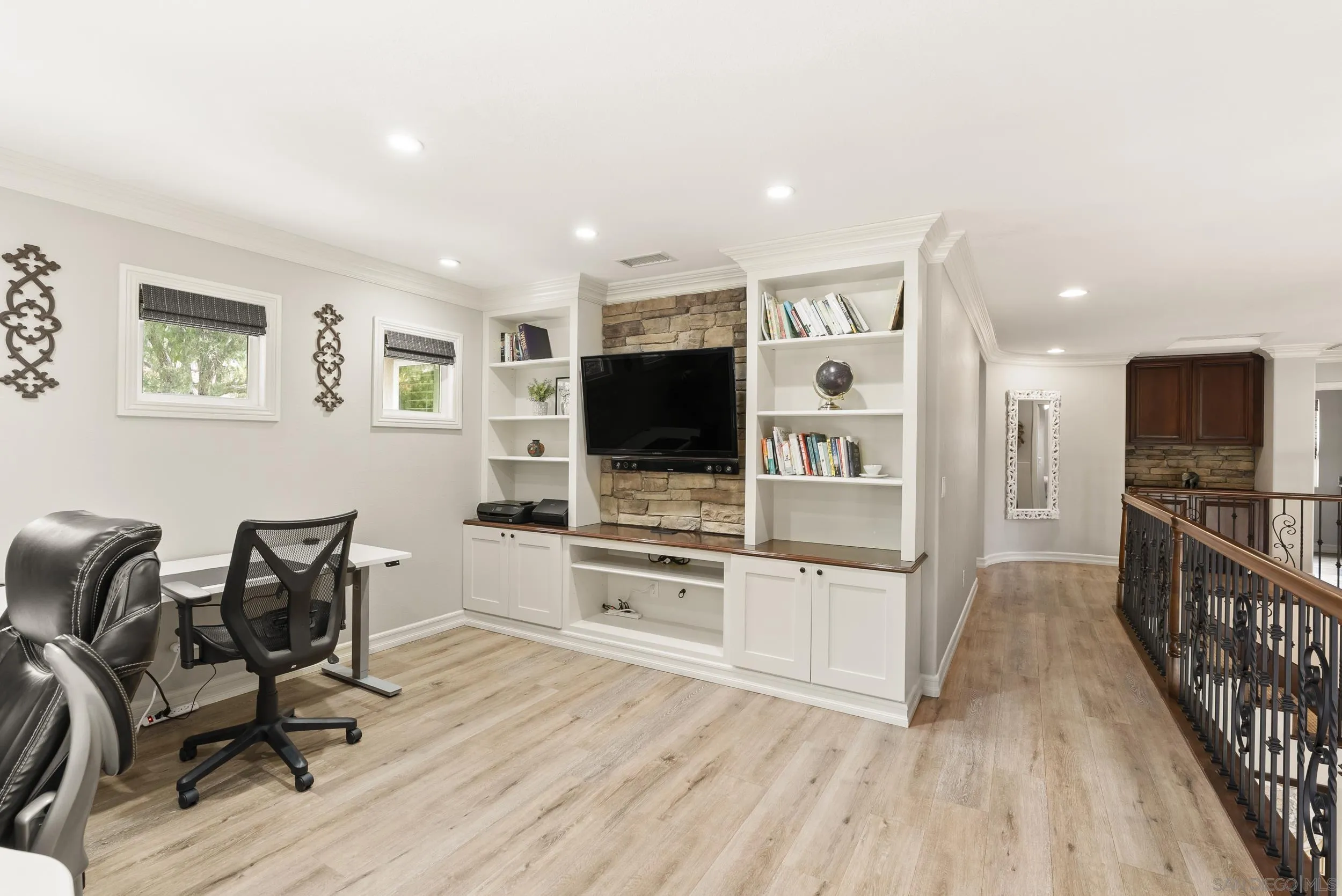 585 Lone Oak