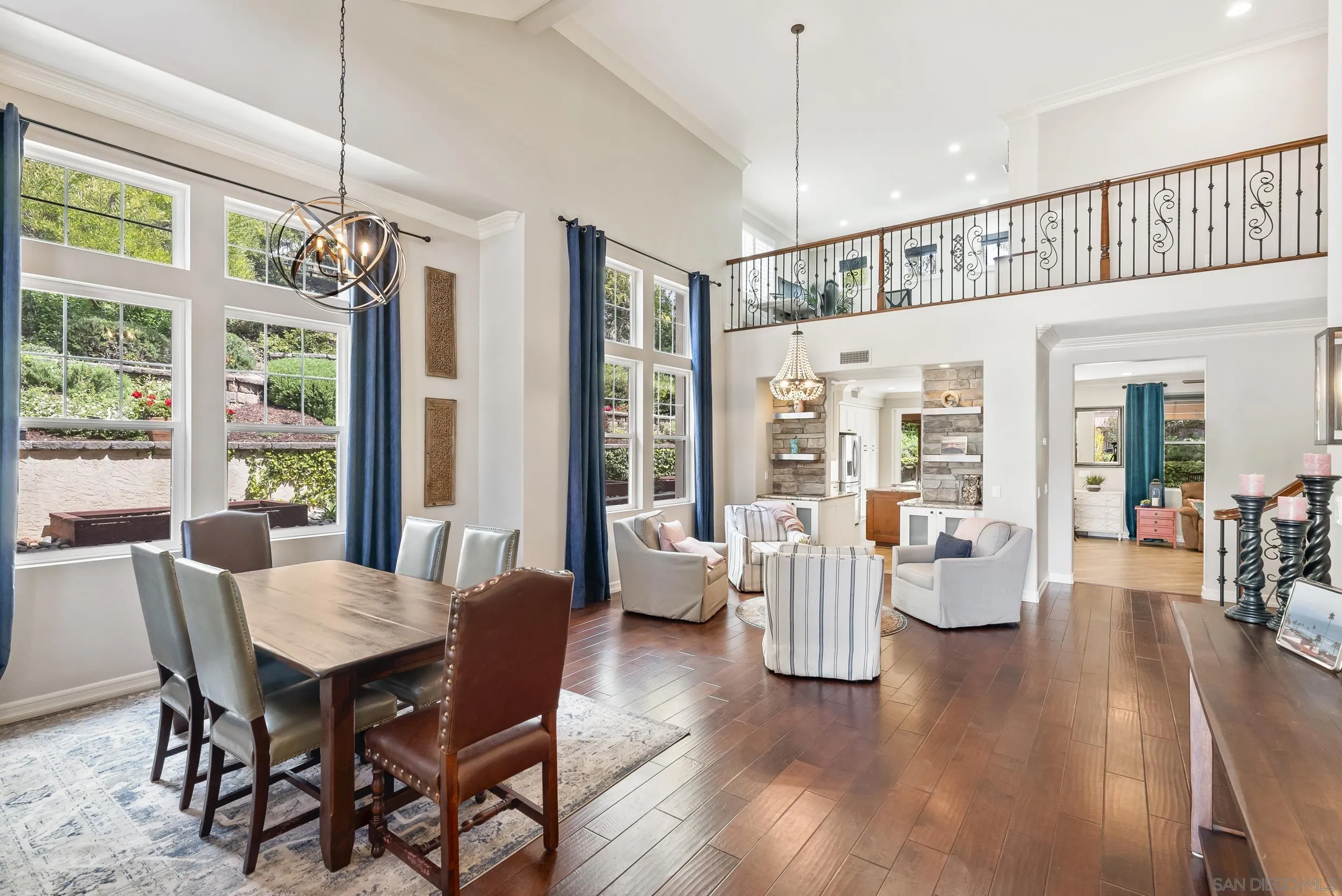 585 Lone Oak