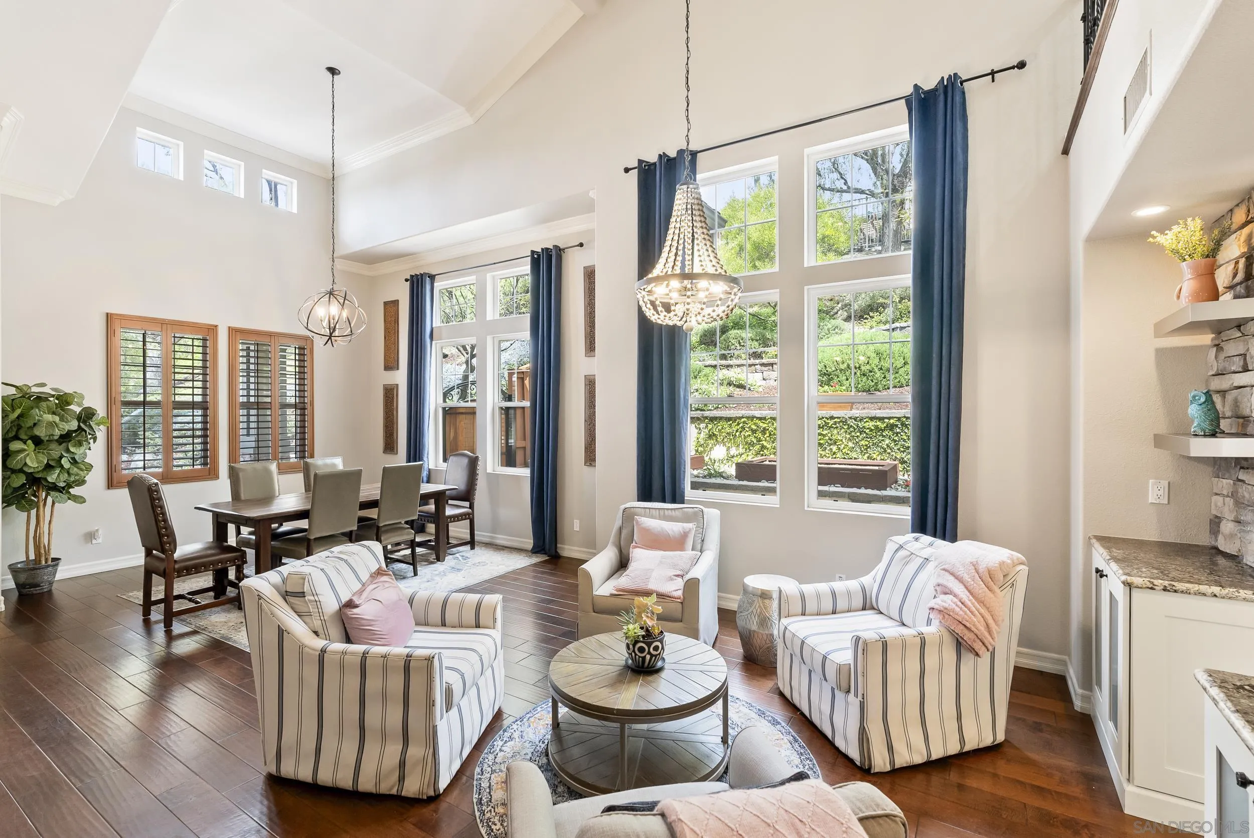 585 Lone Oak