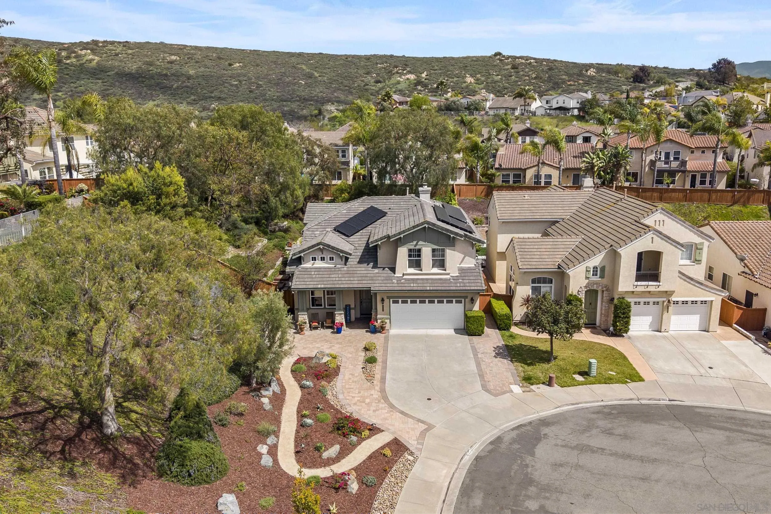 585 Lone Oak