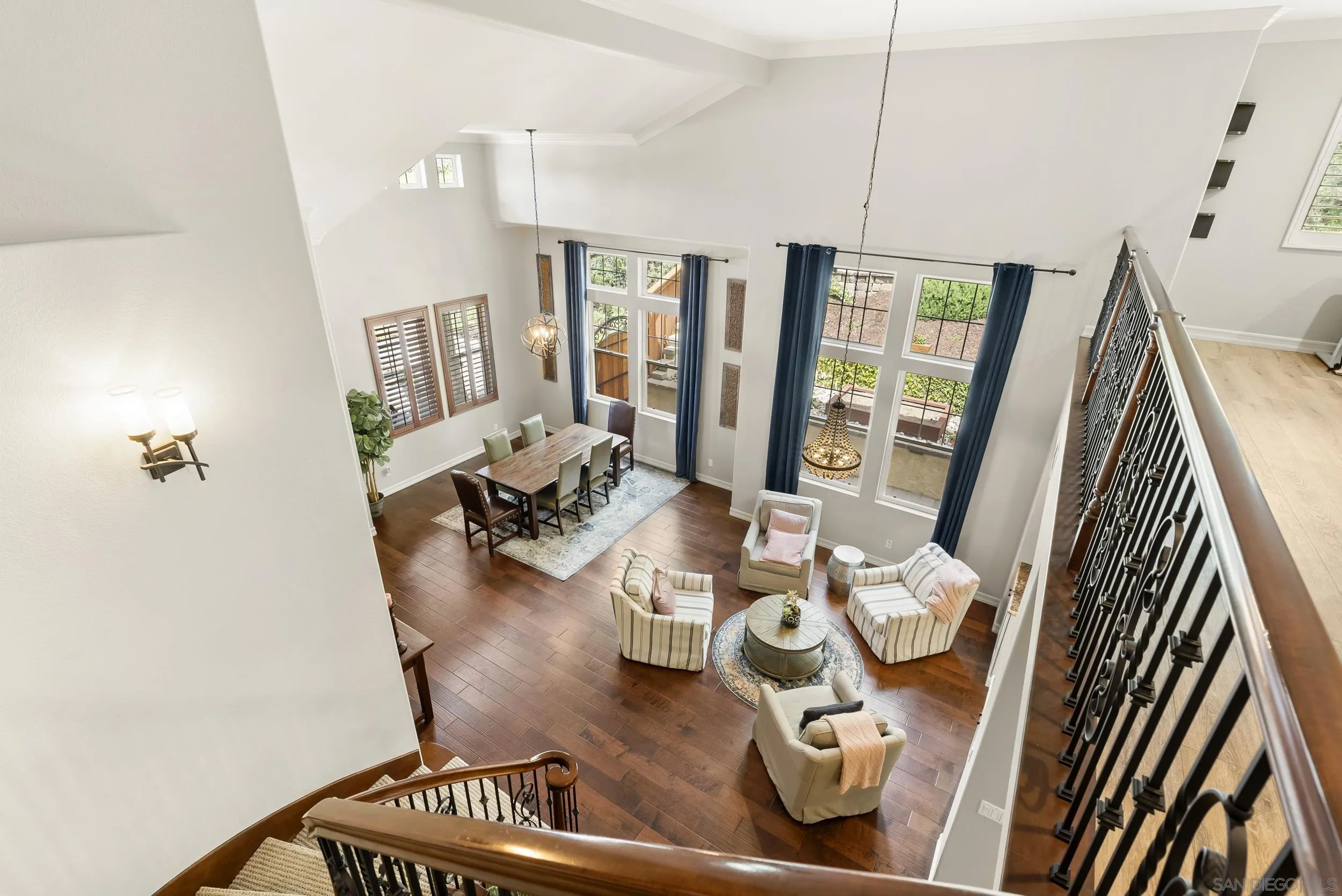585 Lone Oak
