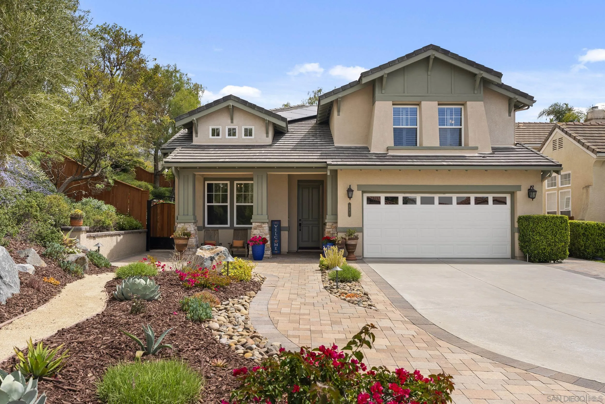 585 Lone Oak