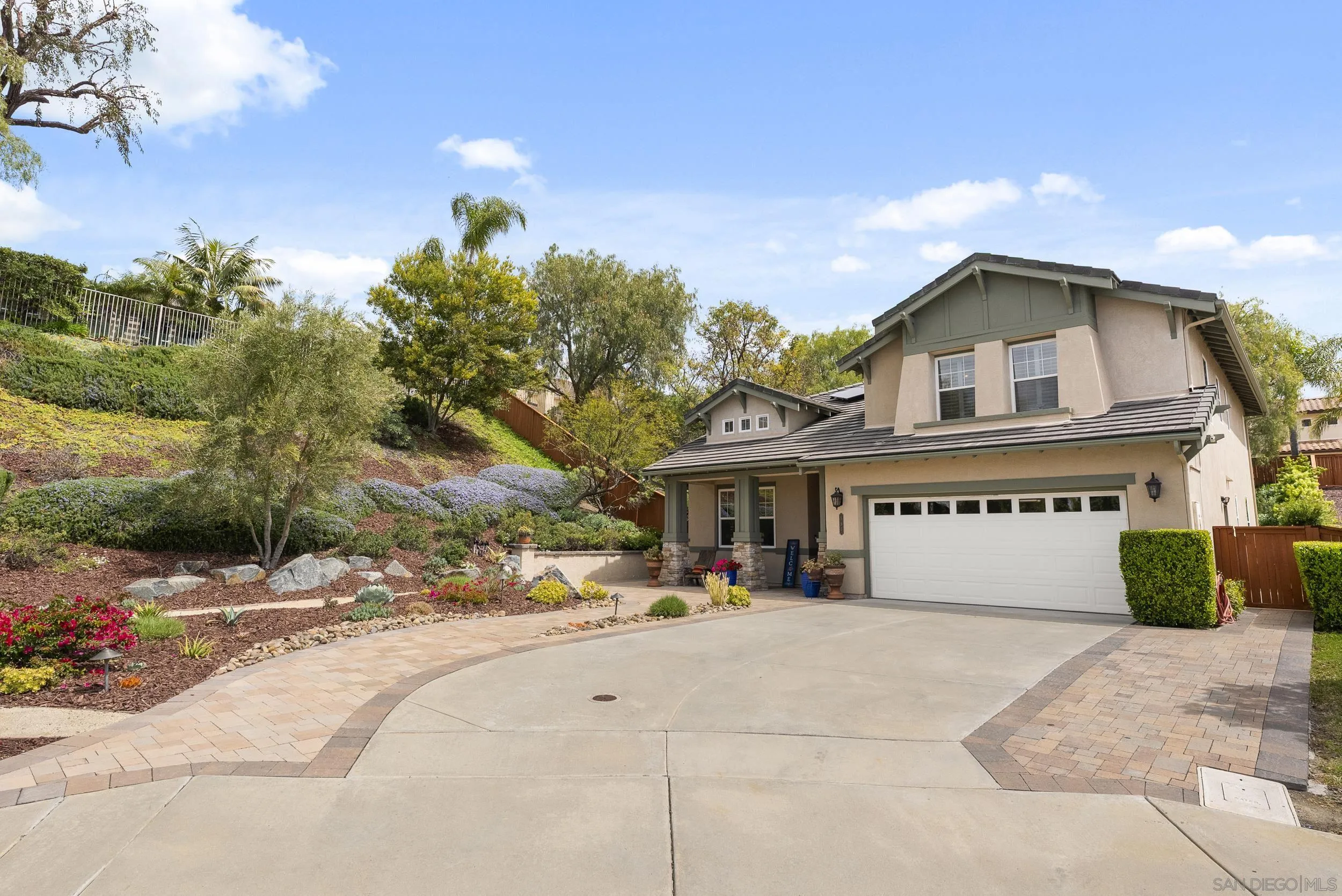 585 Lone Oak