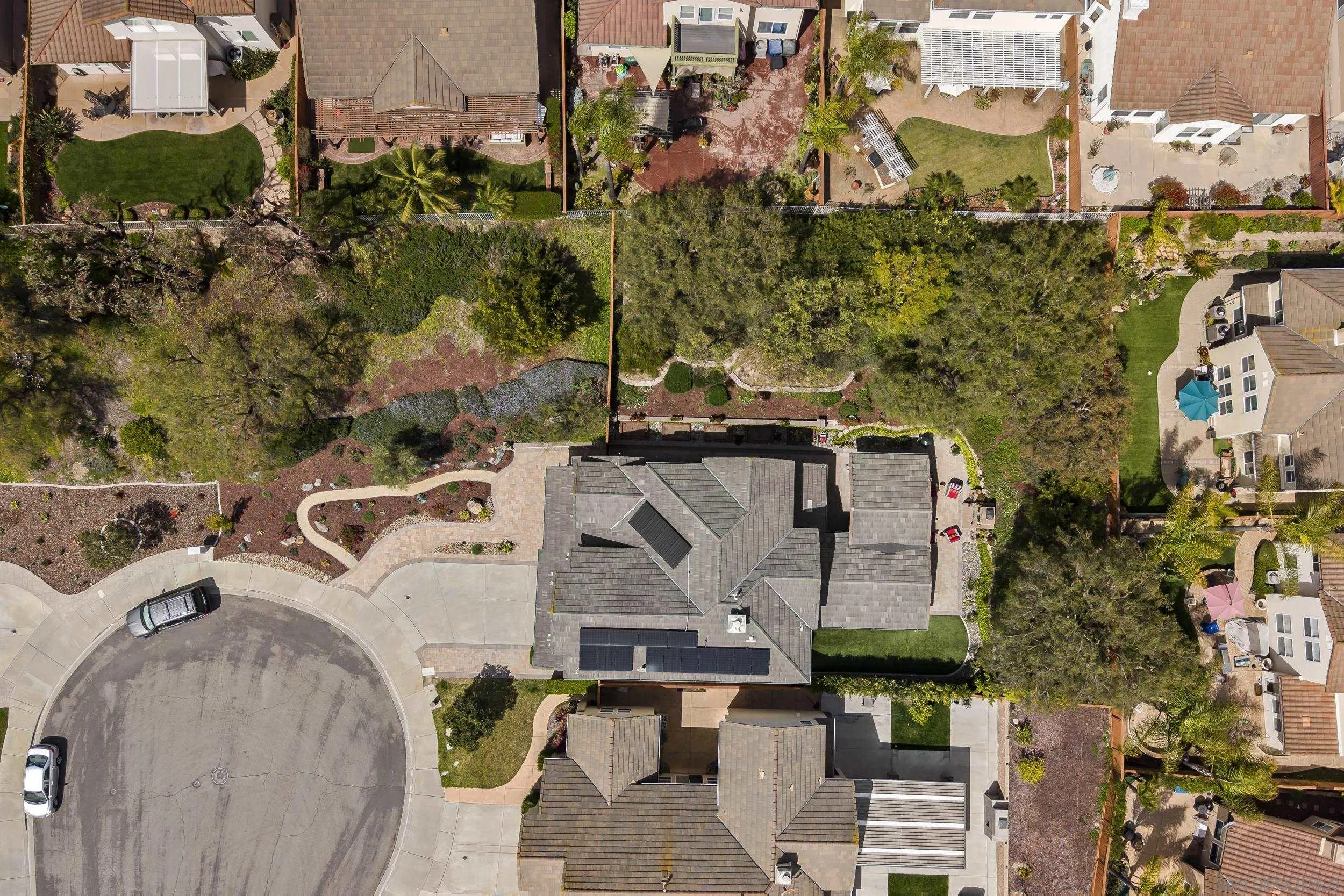 585 Lone Oak