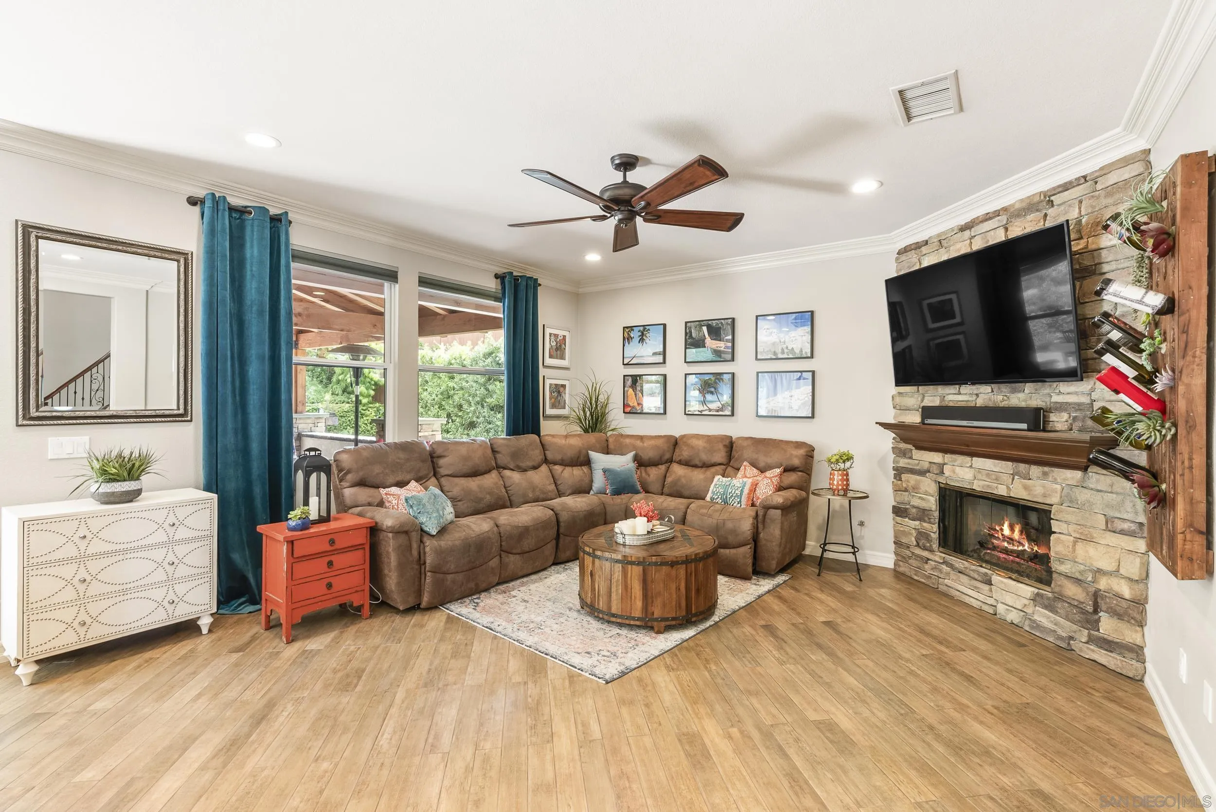 585 Lone Oak