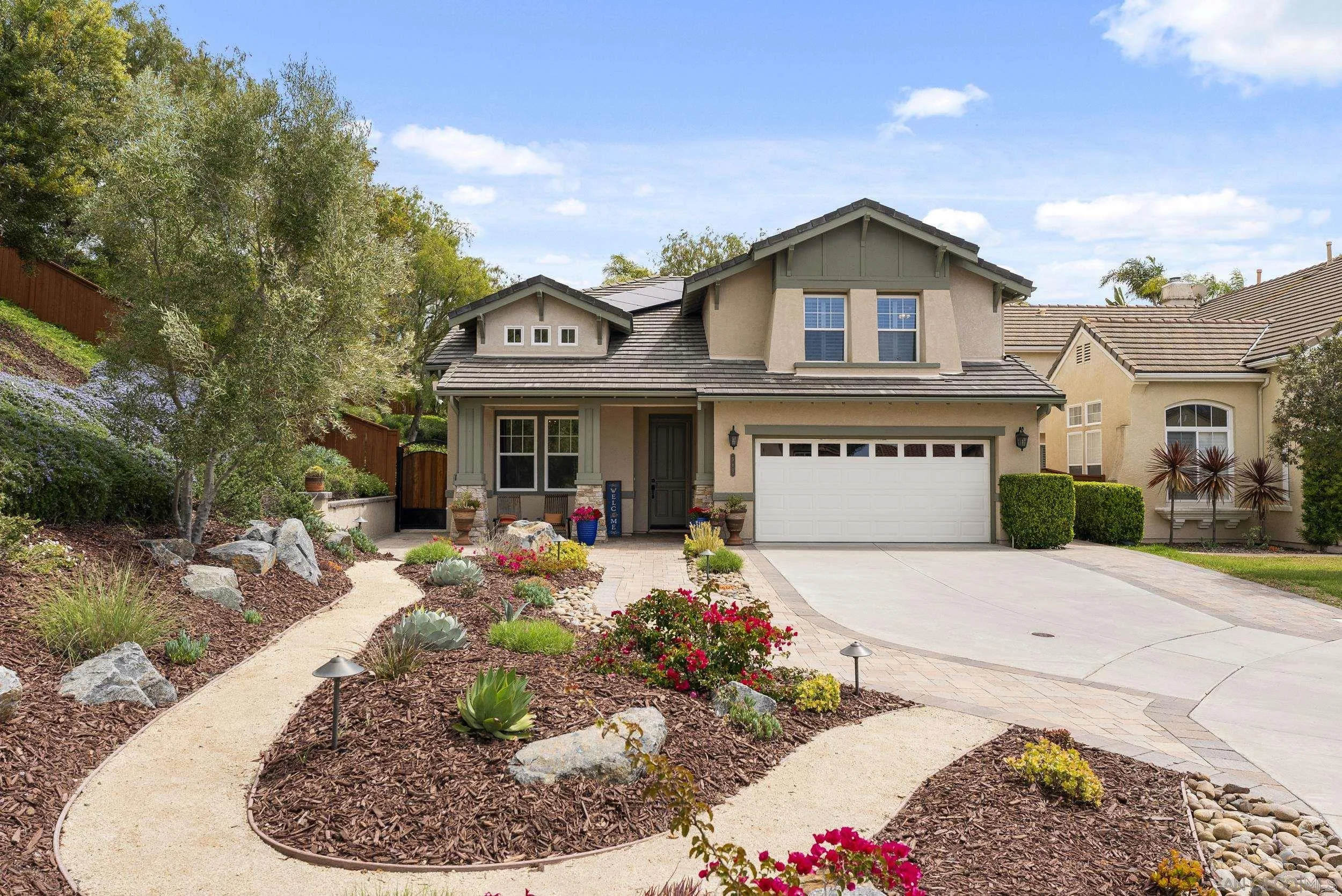 585 Lone Oak