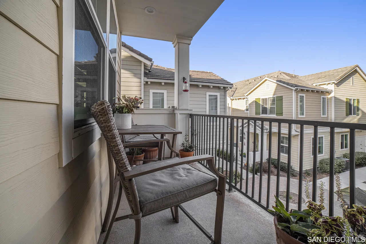 516 Shorebird Way