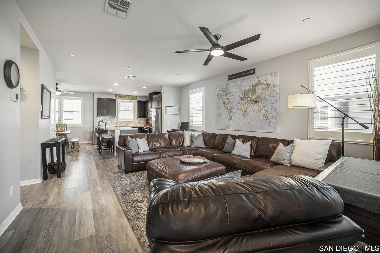 516 Shorebird Way