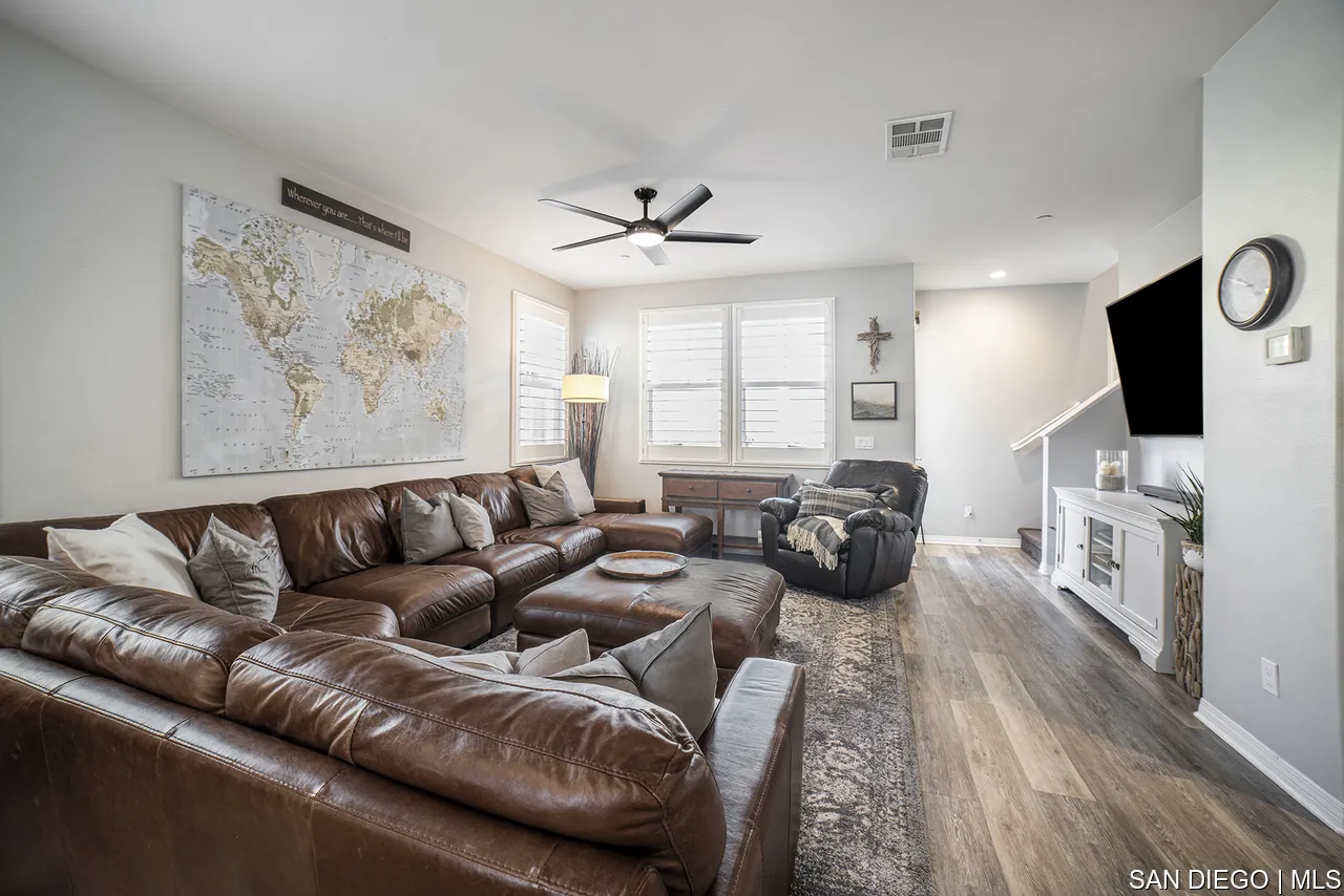 516 Shorebird Way