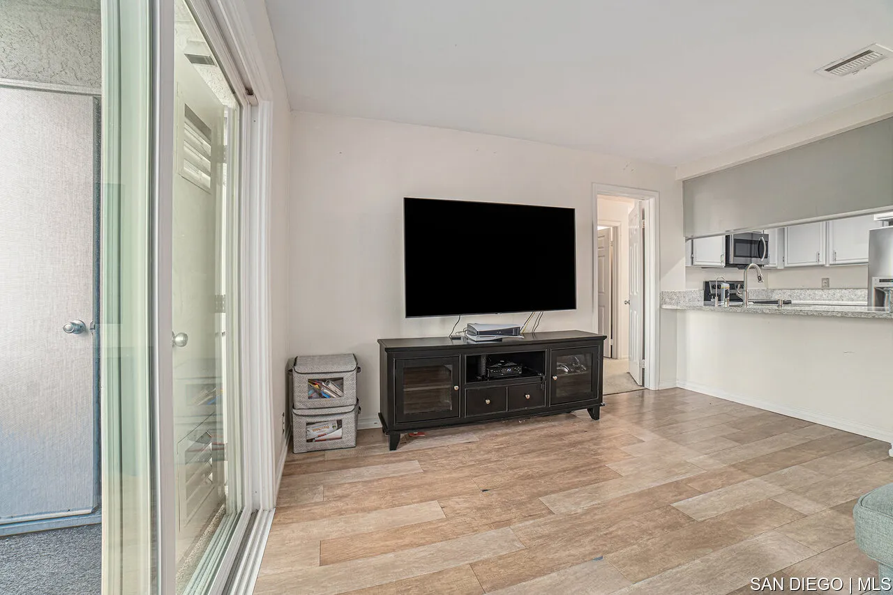 3078 Broadway Unit Unit # 215