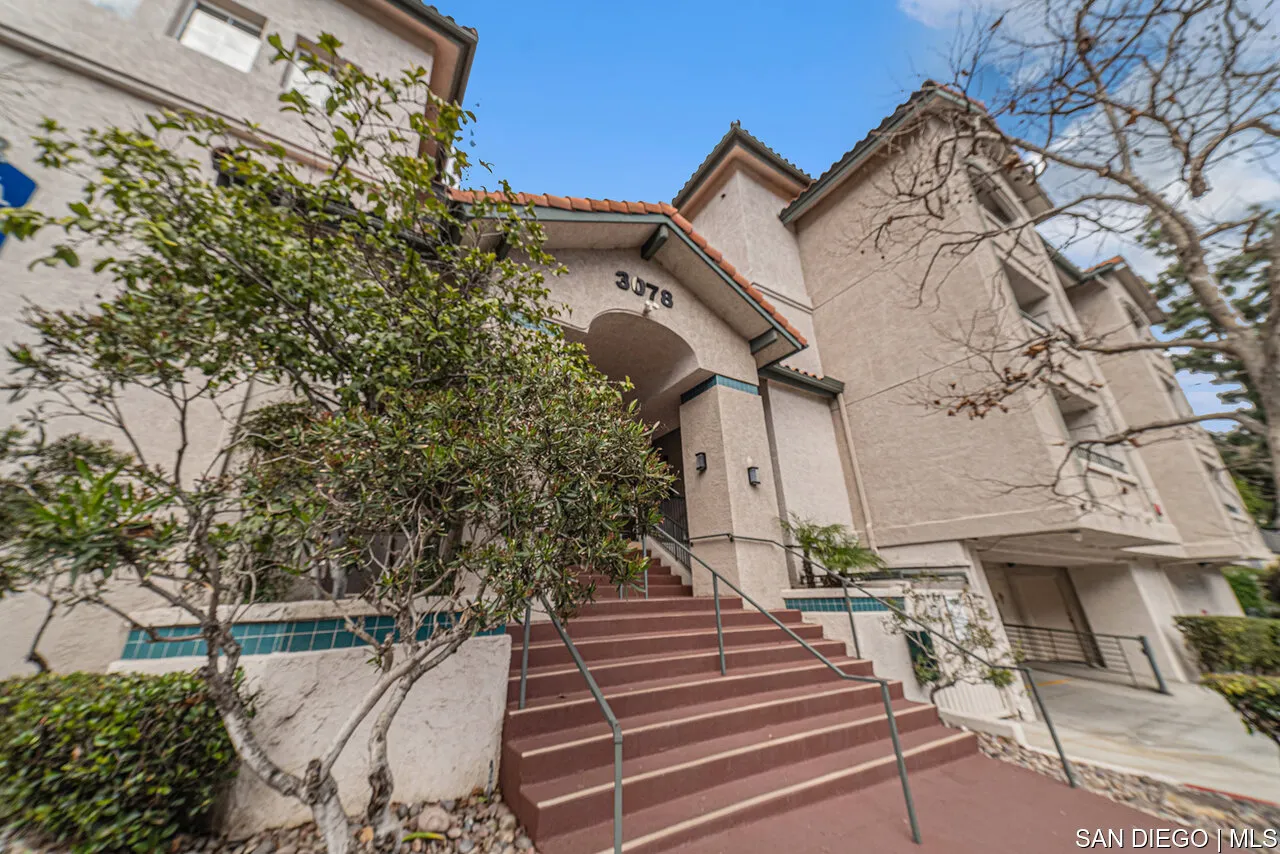 3078 Broadway Unit Unit # 215