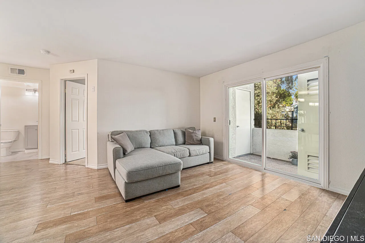 3078 Broadway Unit Unit # 215