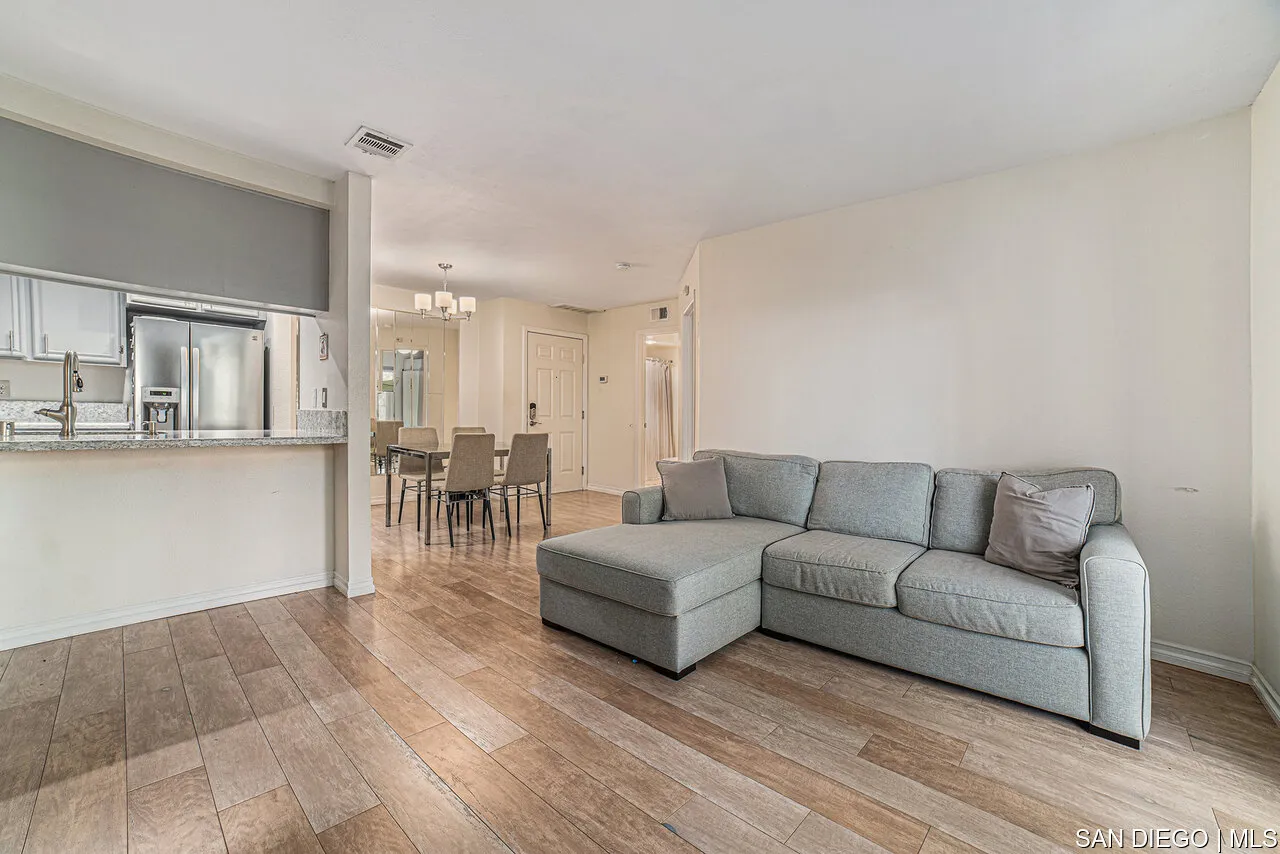3078 Broadway Unit Unit # 215