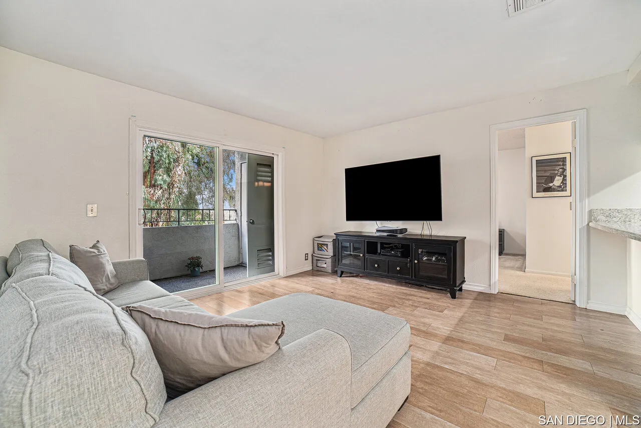 3078 Broadway Unit Unit # 215