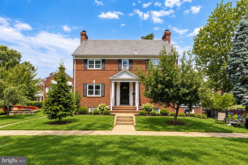 3801 SOUTH DAKOTA AVENUE NE
