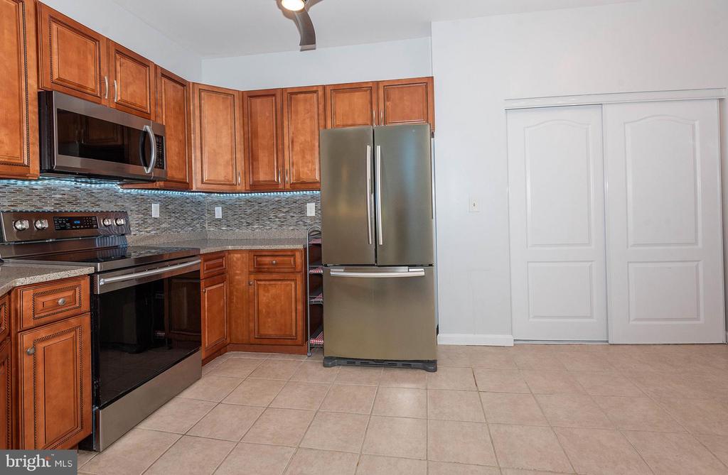 1536 DANEWOOD COURT