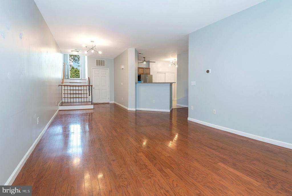1536 DANEWOOD COURT