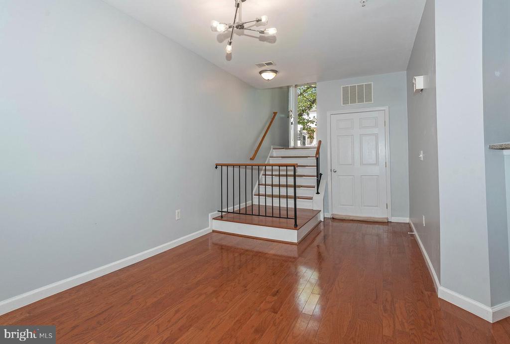 1536 DANEWOOD COURT