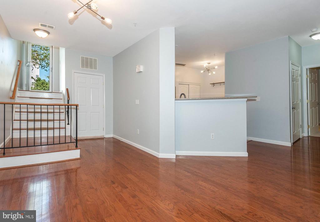 1536 DANEWOOD COURT
