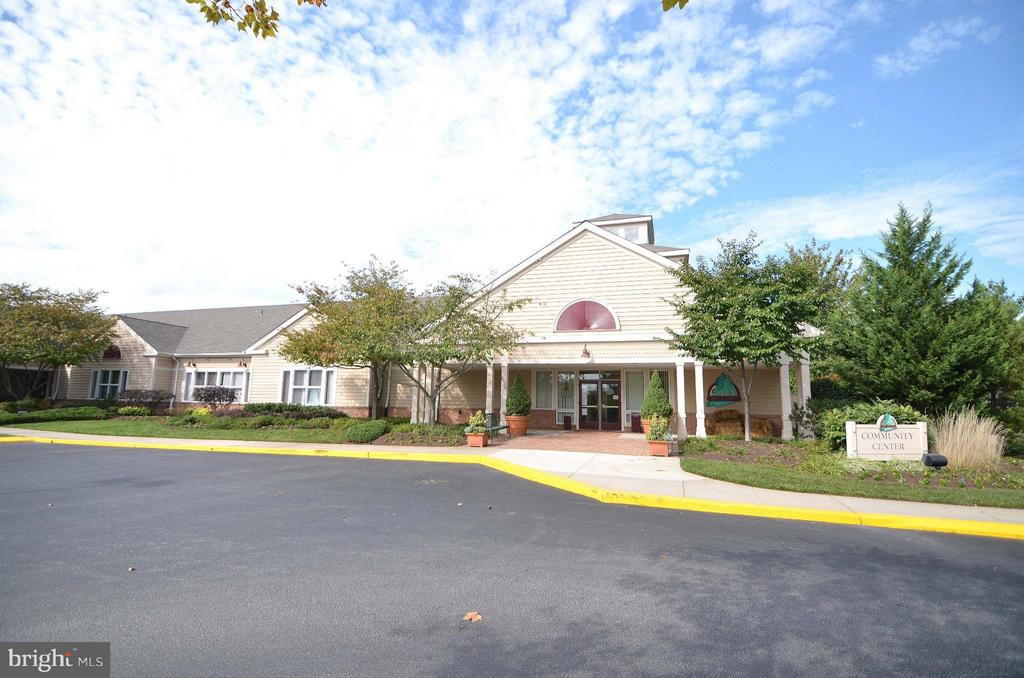 2503 AMBER ORCHARD COURT W Unit: 104