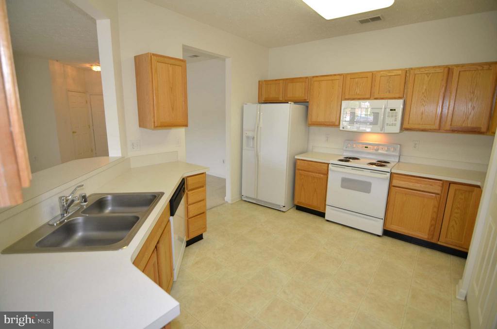 2503 AMBER ORCHARD COURT W Unit: 104