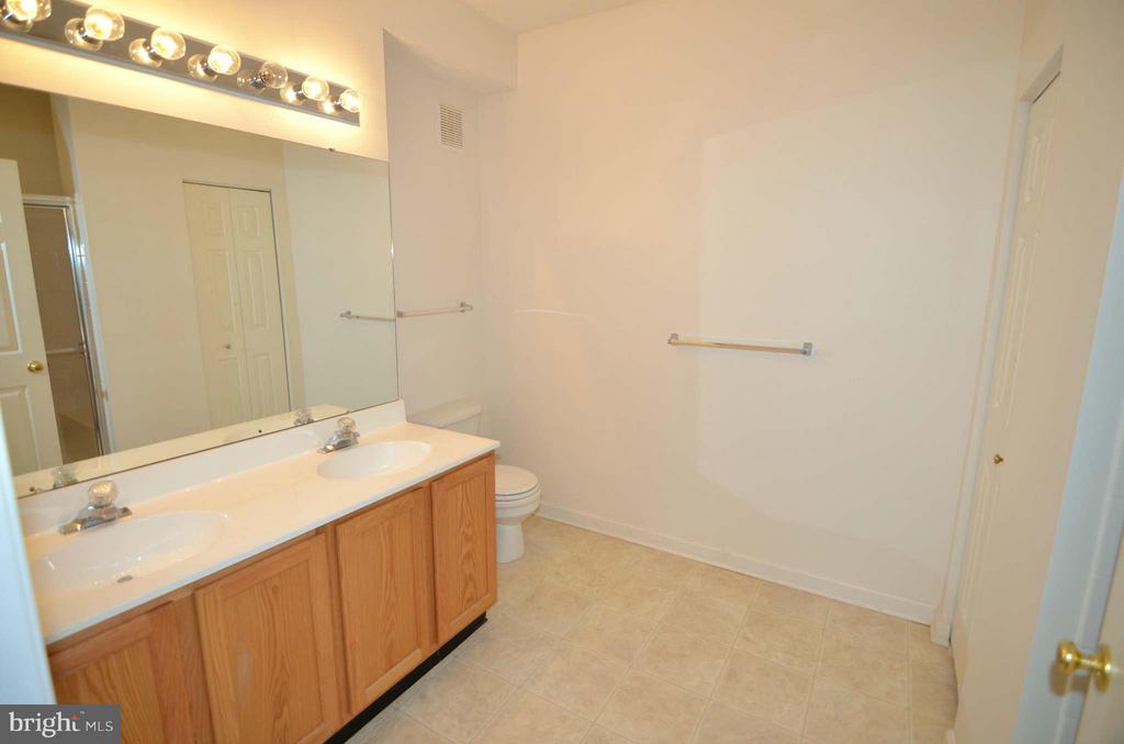 2503 AMBER ORCHARD COURT W Unit: 104
