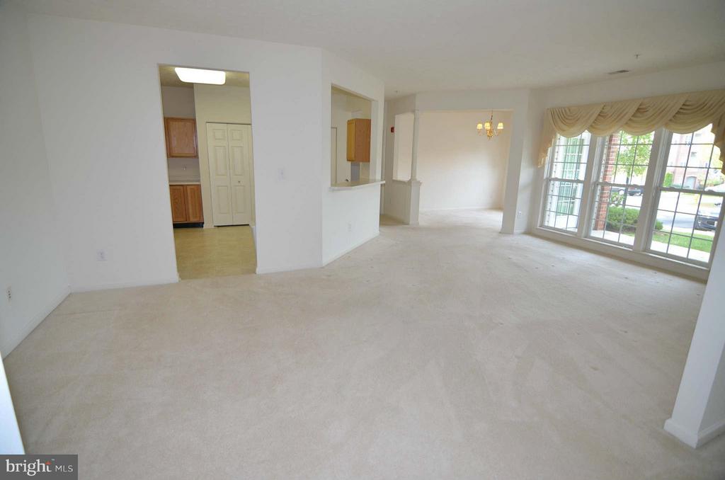 2503 AMBER ORCHARD COURT W Unit: 104
