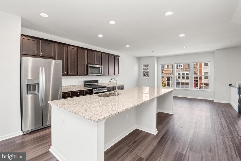 7815 BAKERS CREEK LANE