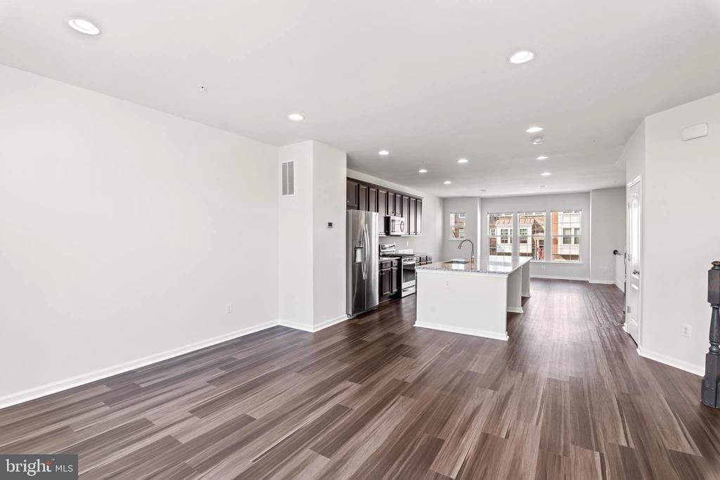7815 BAKERS CREEK LANE