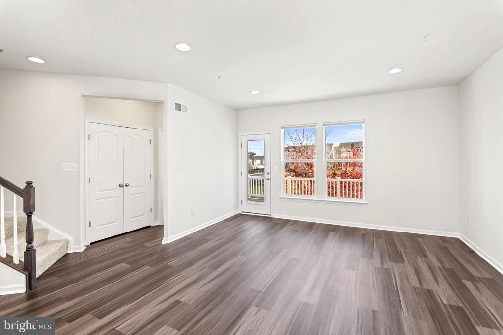 7815 BAKERS CREEK LANE