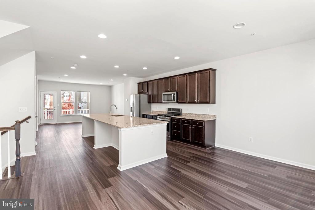 7815 BAKERS CREEK LANE