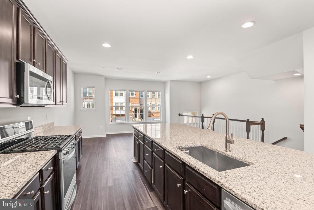 7815 BAKERS CREEK LANE