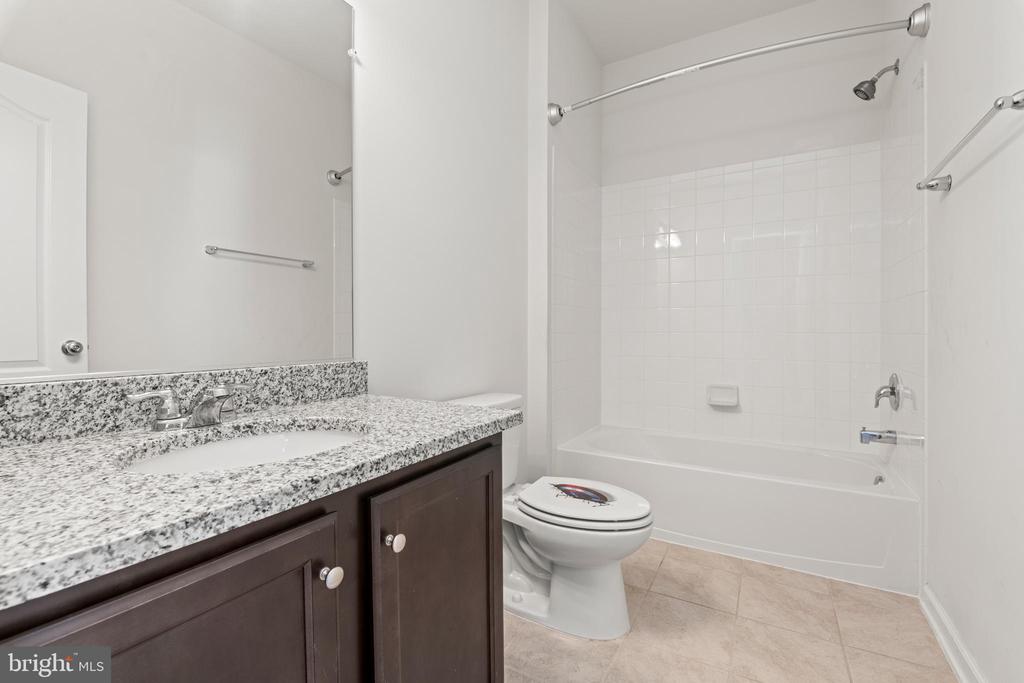 7815 BAKERS CREEK LANE