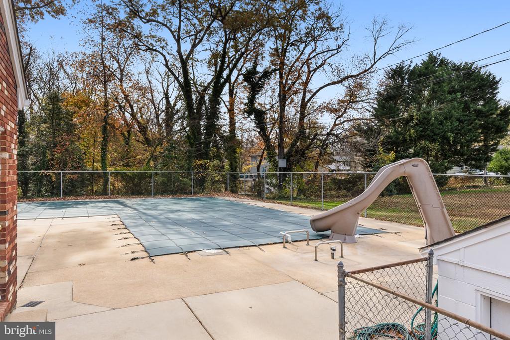 1306 HOMEWOOD LANE