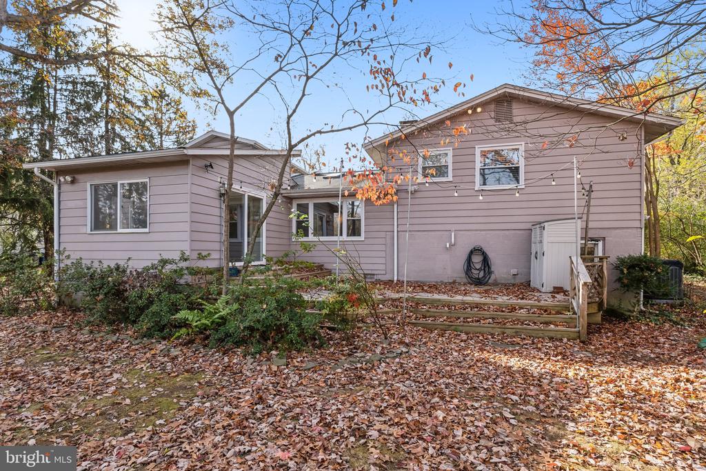 1306 HOMEWOOD LANE