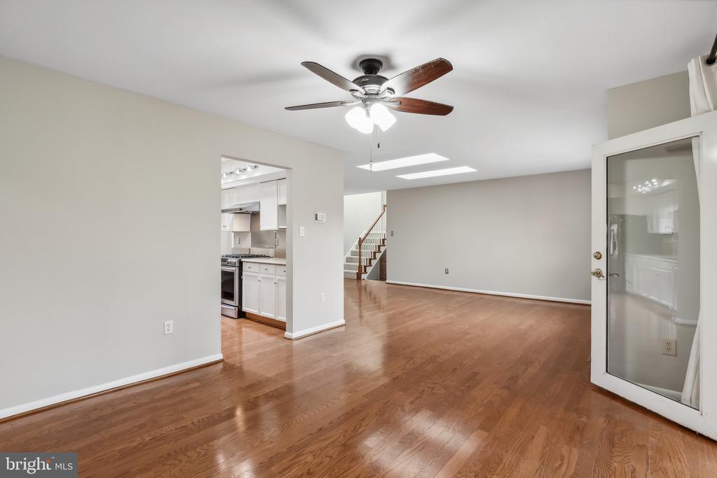 1306 HOMEWOOD LANE