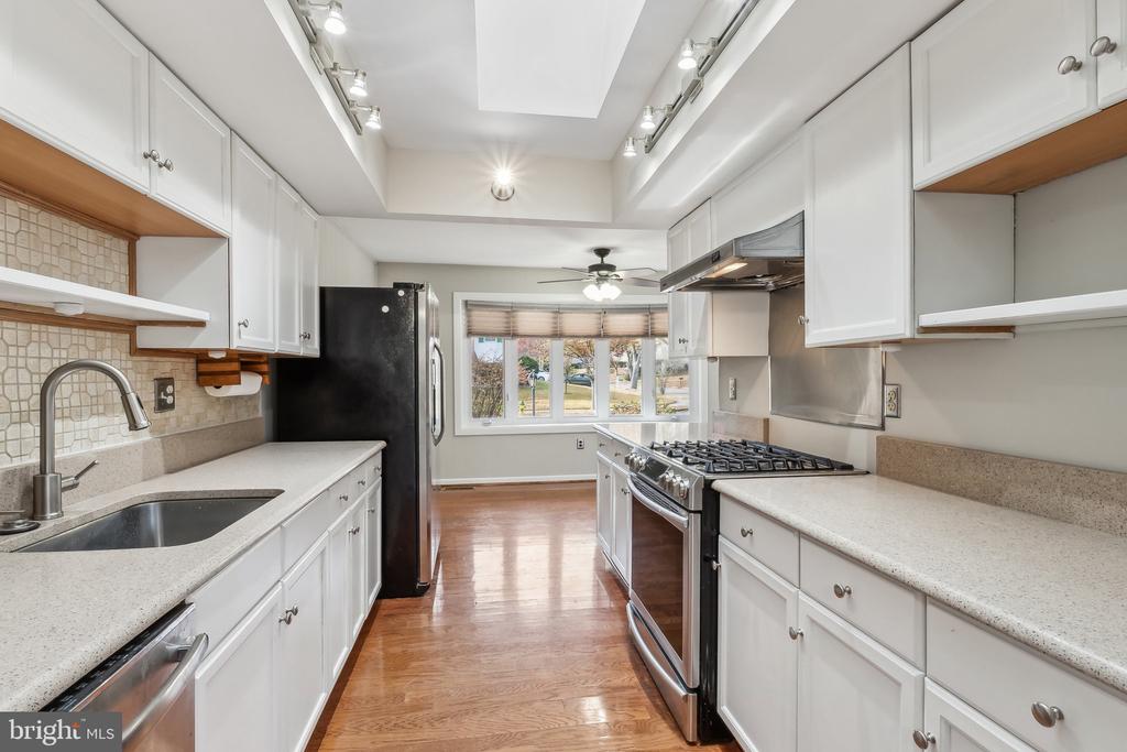 1306 HOMEWOOD LANE