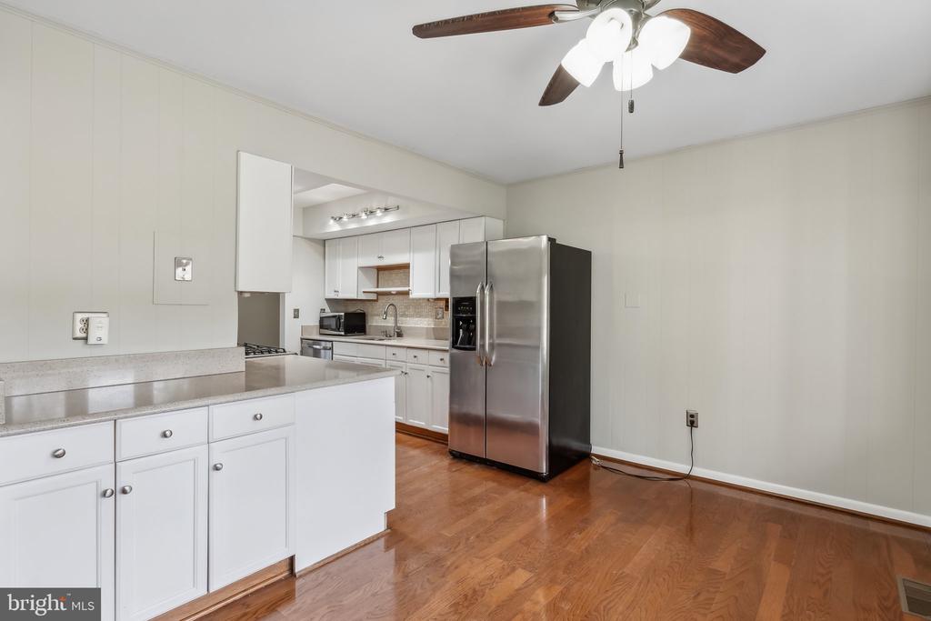 1306 HOMEWOOD LANE