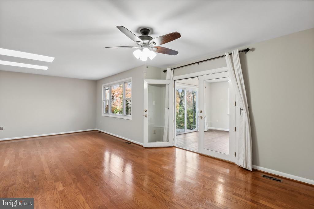 1306 HOMEWOOD LANE