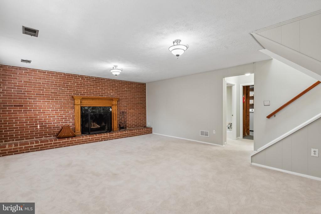 1306 HOMEWOOD LANE