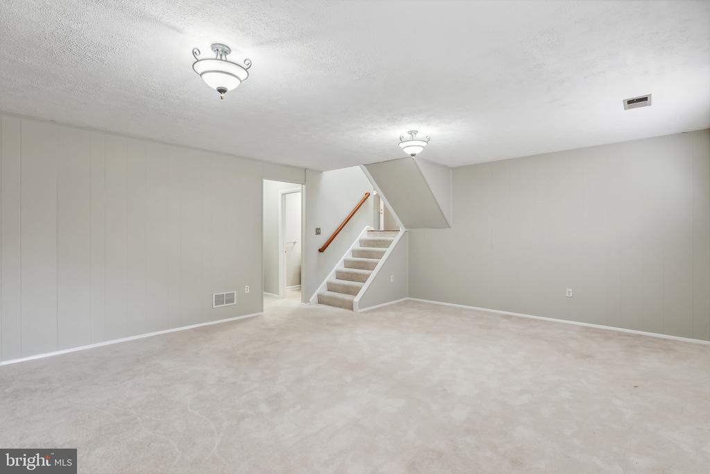 1306 HOMEWOOD LANE