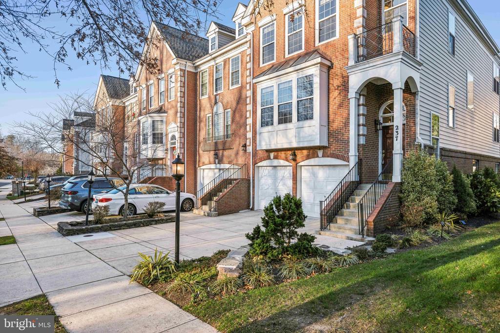 237 GALEWOOD DRIVE