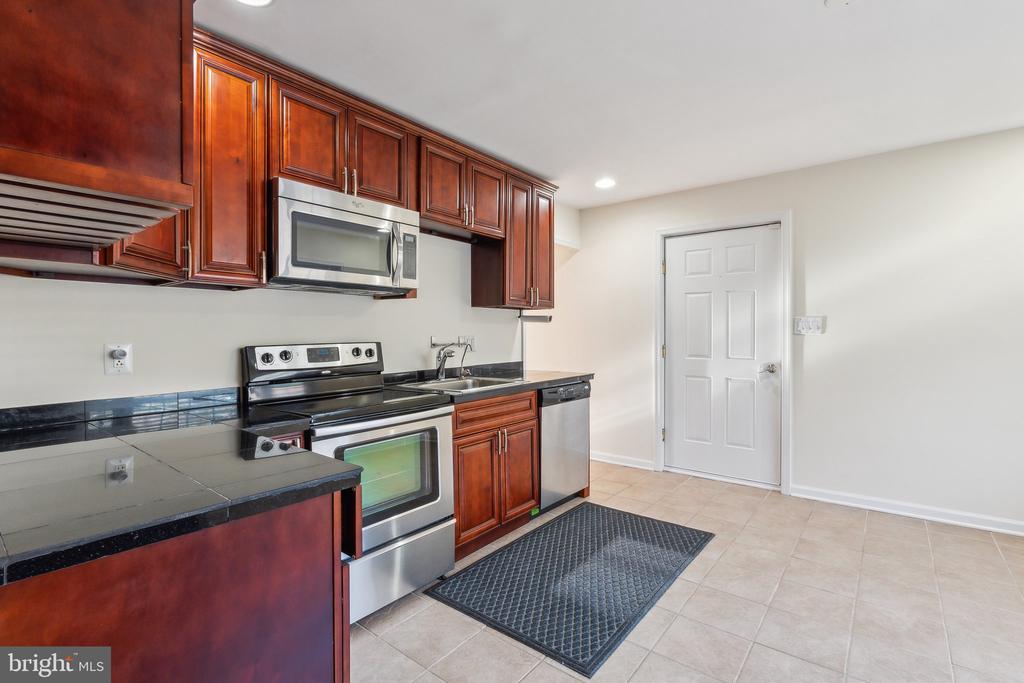1836 SPICER COURT