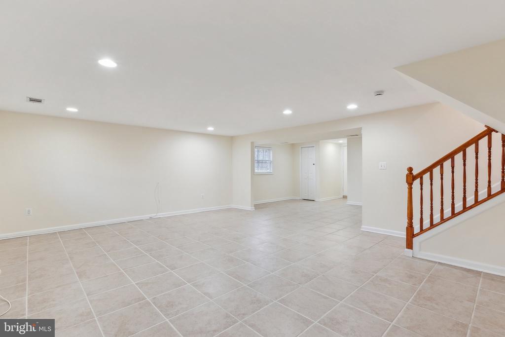 1836 SPICER COURT