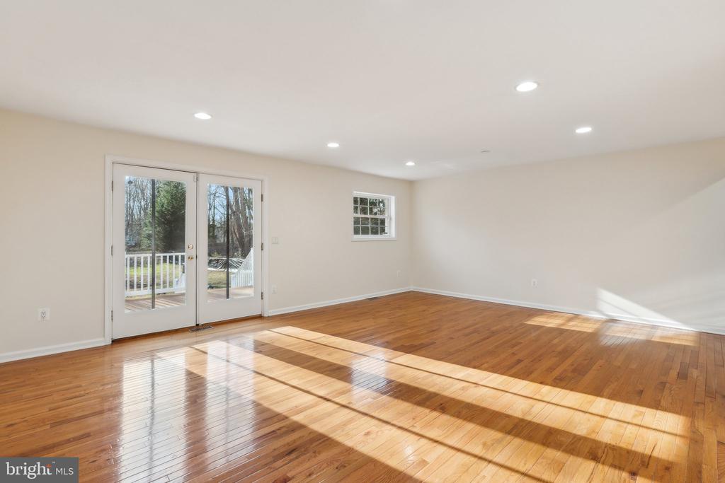 1836 SPICER COURT