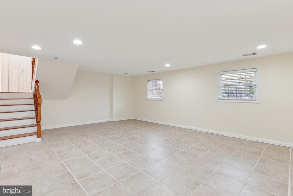 1836 SPICER COURT