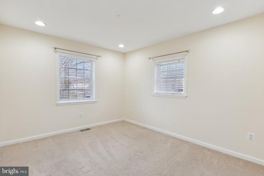1836 SPICER COURT
