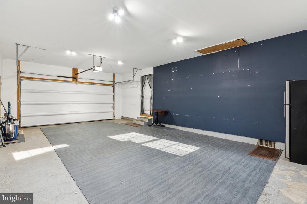 1836 SPICER COURT