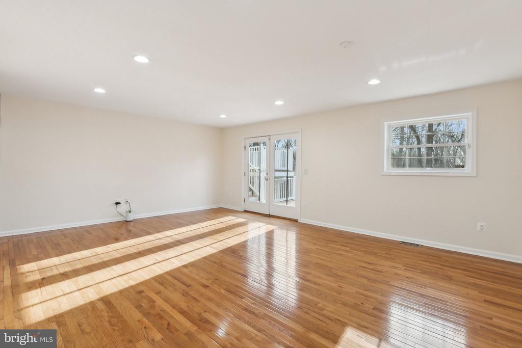 1836 SPICER COURT
